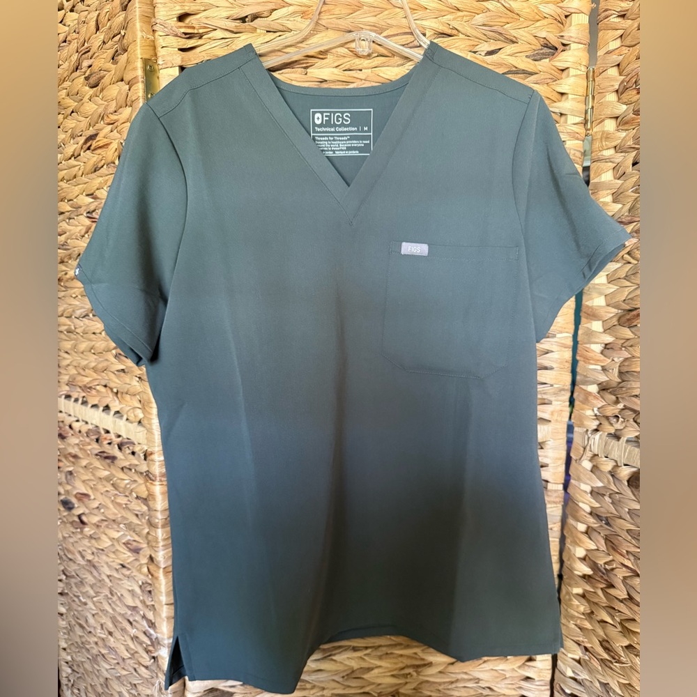 Figs Bonsai Catarina Scrub Top